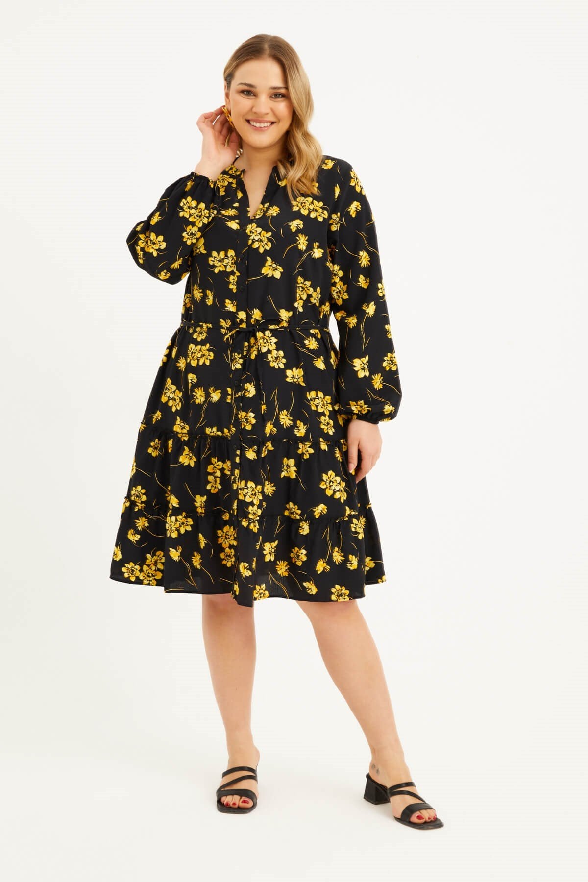 Fırfır Detaylı Kuşaklı Elbise