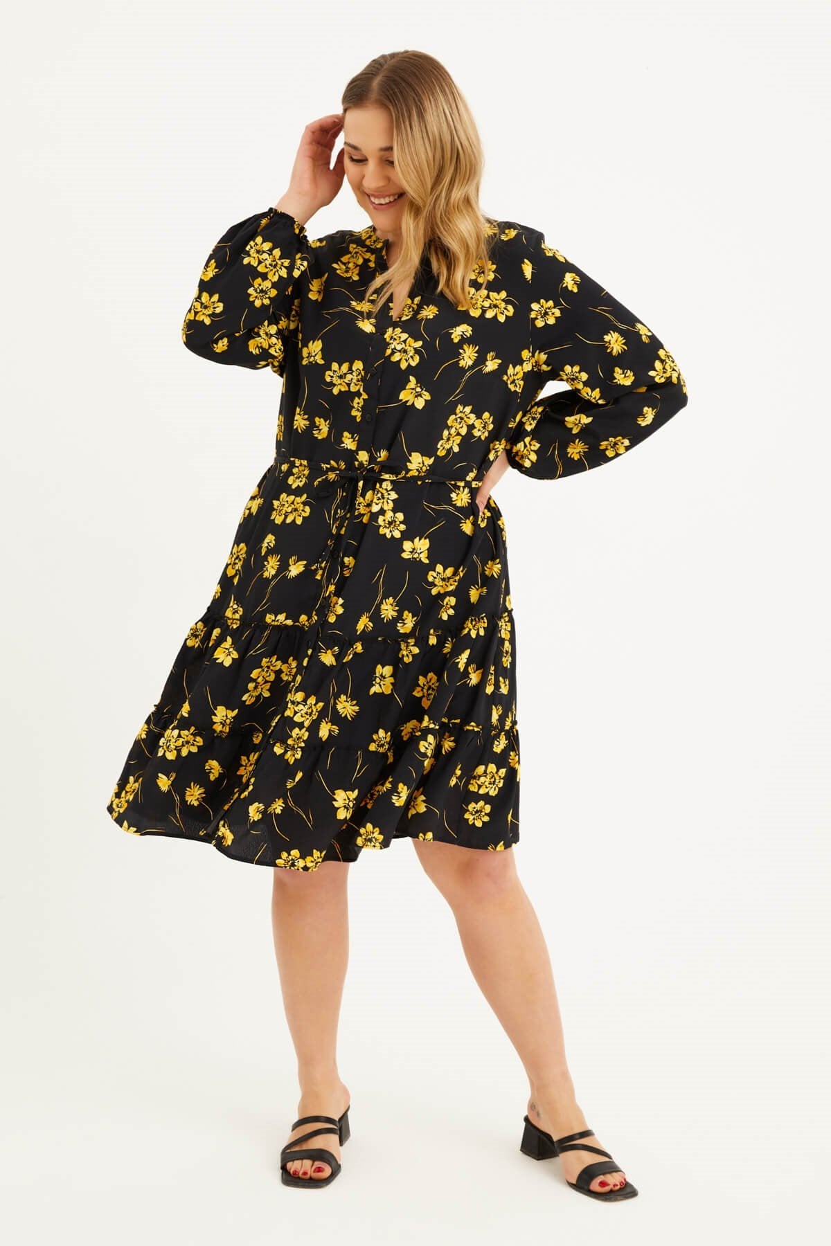 Fırfır Detaylı Kuşaklı Elbise