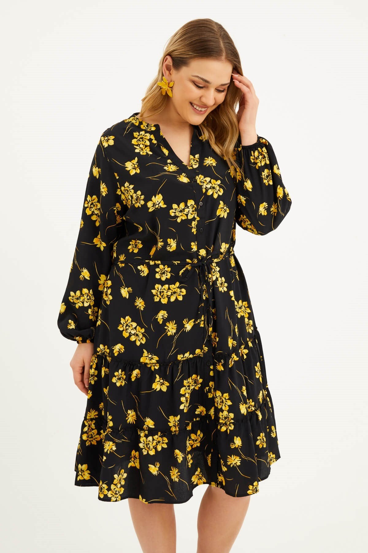 Fırfır Detaylı Kuşaklı Elbise