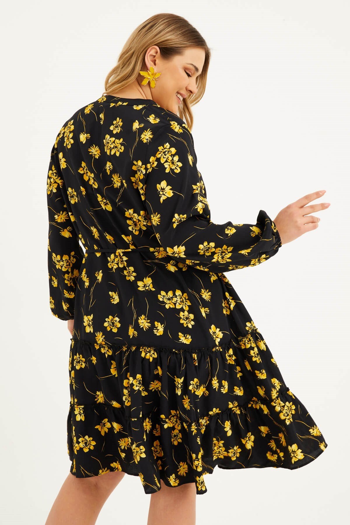 Fırfır Detaylı Kuşaklı Elbise