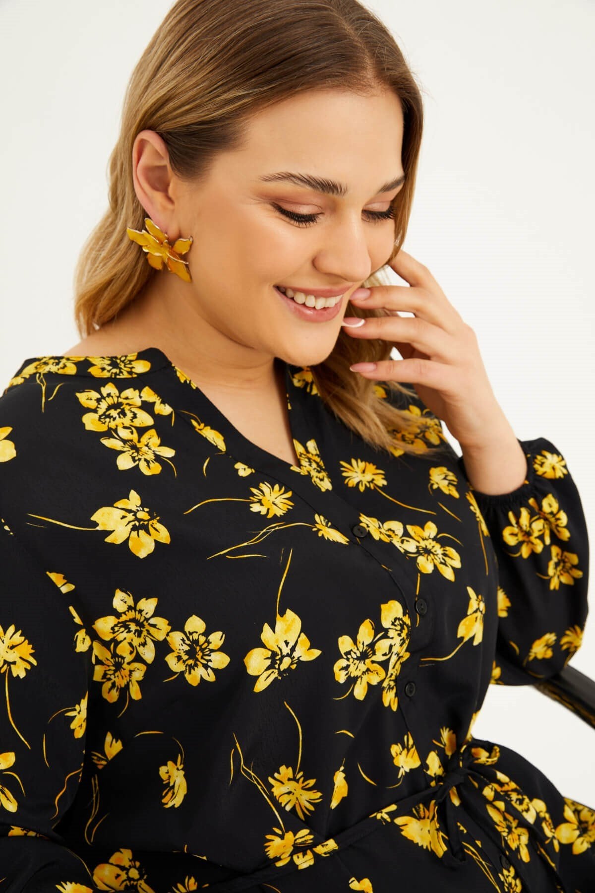 Fırfır Detaylı Kuşaklı Elbise