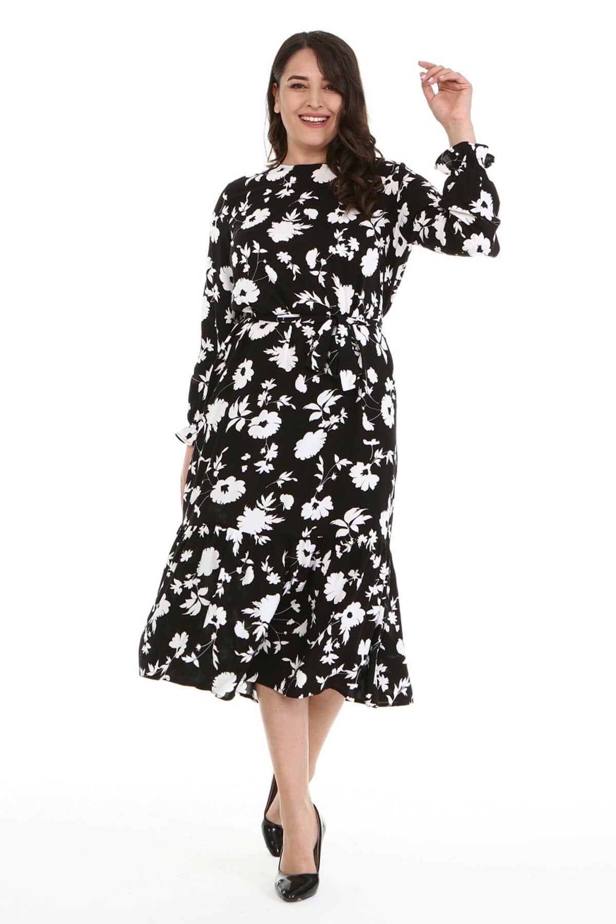 Fırfır Detaylı Kuşaklı Uzun Elbise