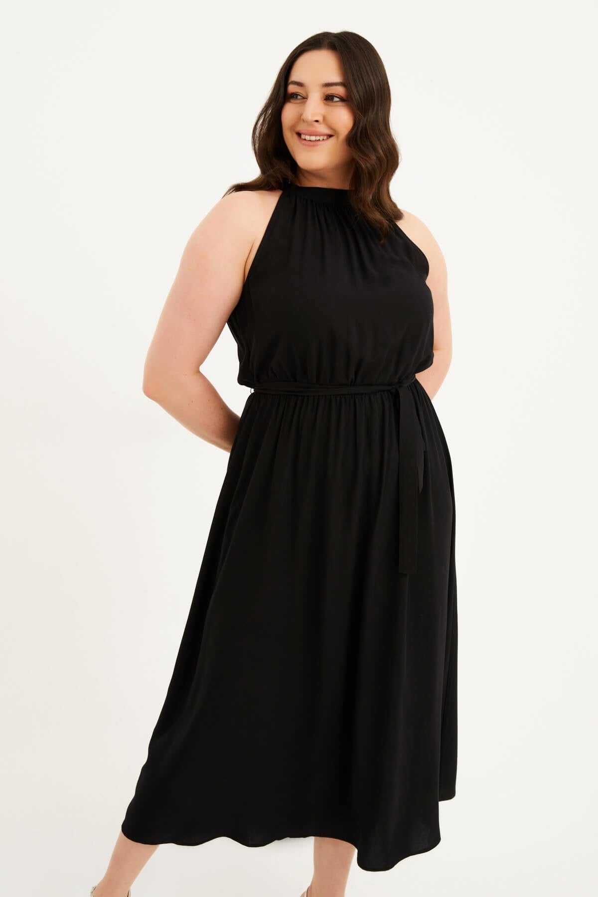 Halter Yaka Kuşaklı Uzun Elbise