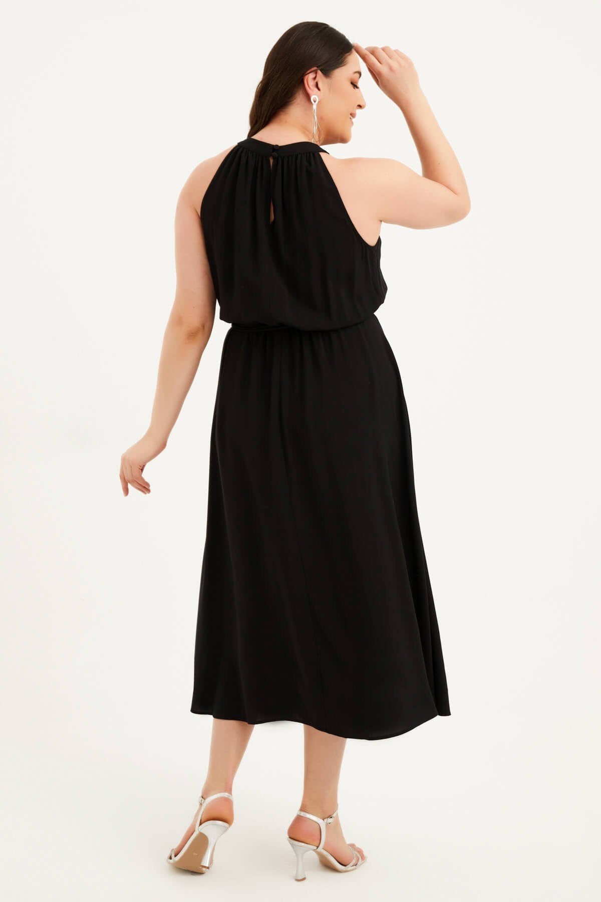 Halter Yaka Kuşaklı Uzun Elbise