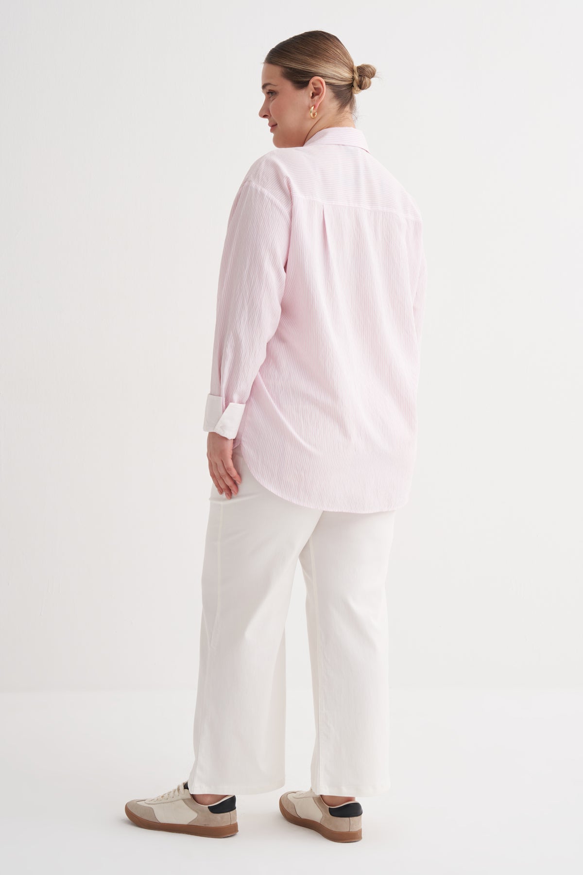 İnce Çizgili Gömlek