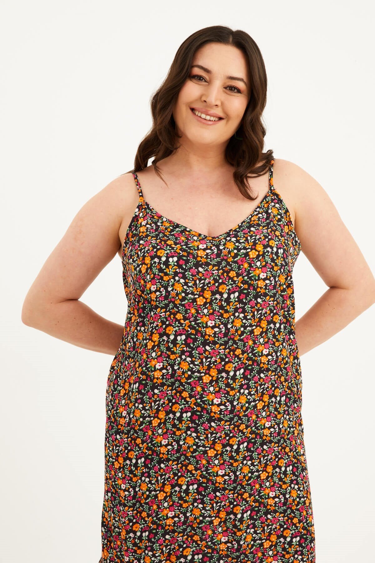 İp Askılı Eteği Fırfırlı Elbise