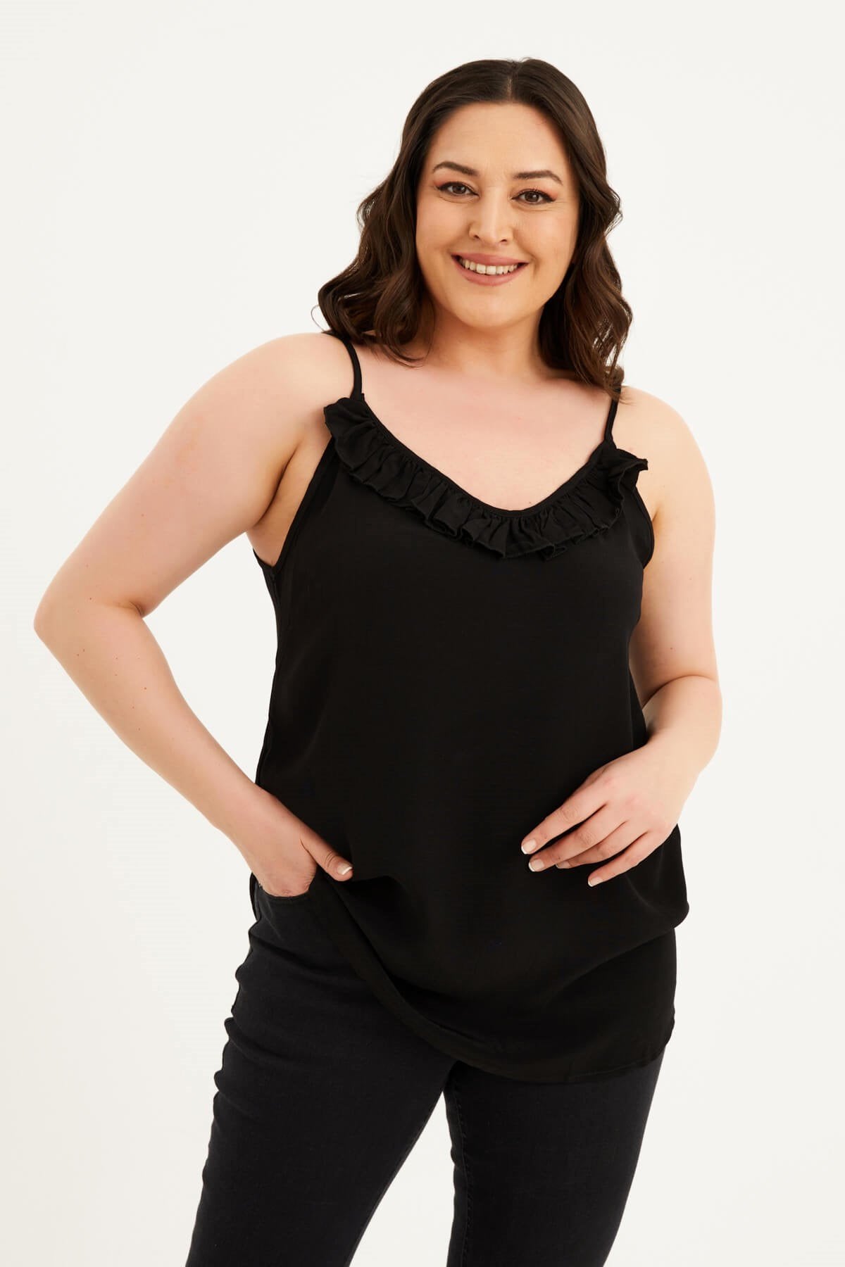 İp Askılı Fırfır Detaylı Bluz