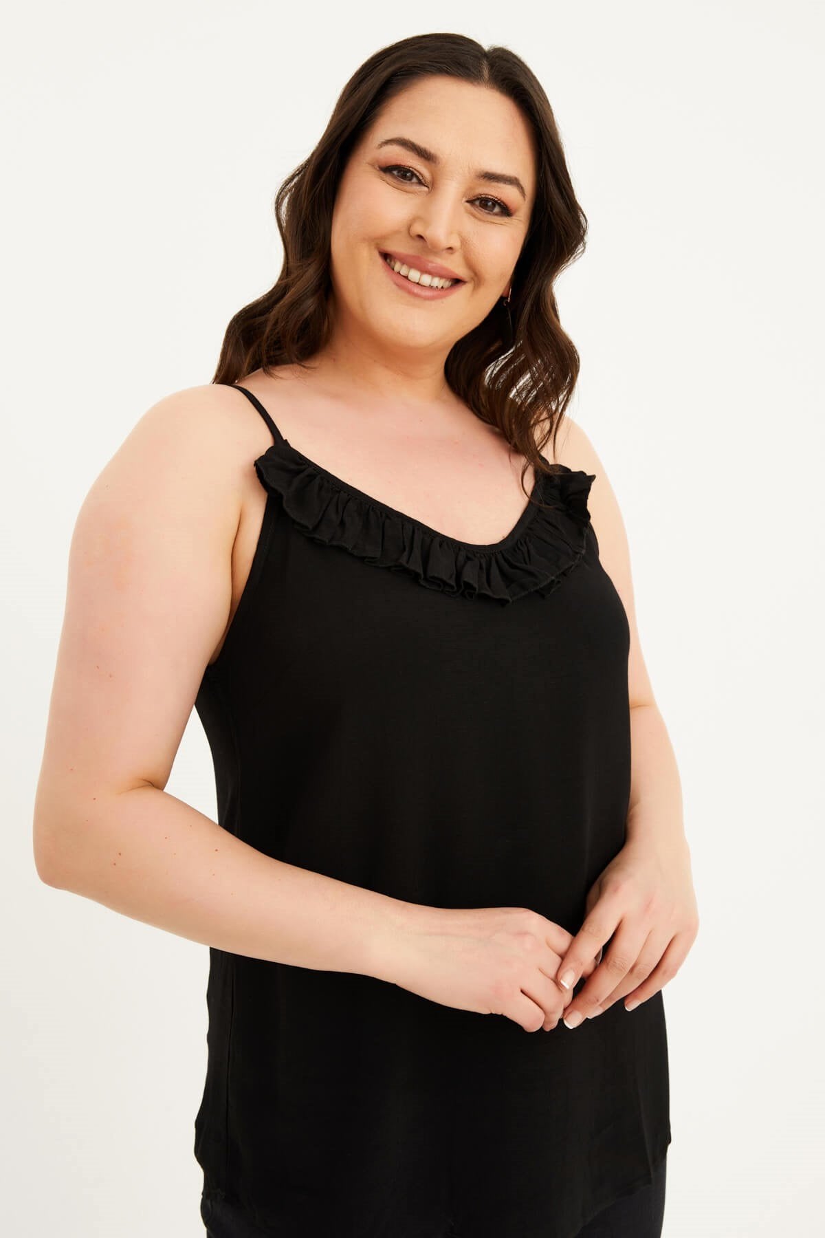 İp Askılı Fırfır Detaylı Bluz