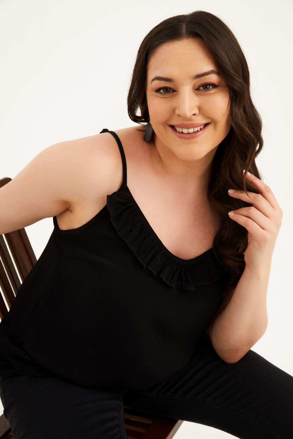 İp Askılı Fırfır Detaylı Bluz