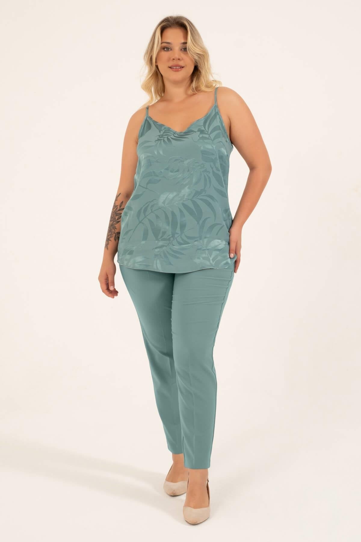 İp Askılı Jakarlı Saten Bluz