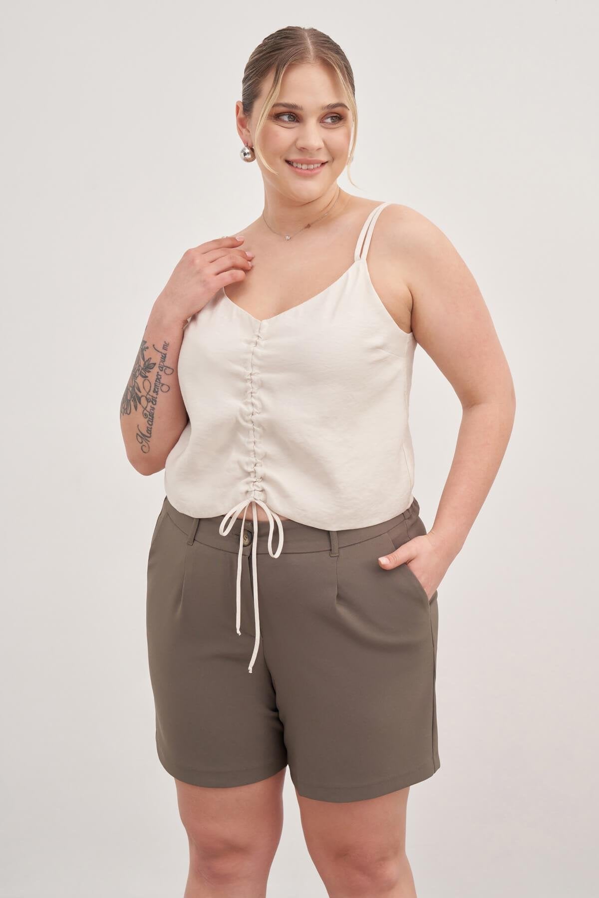 İp Askılı Önü Büzgülü Top