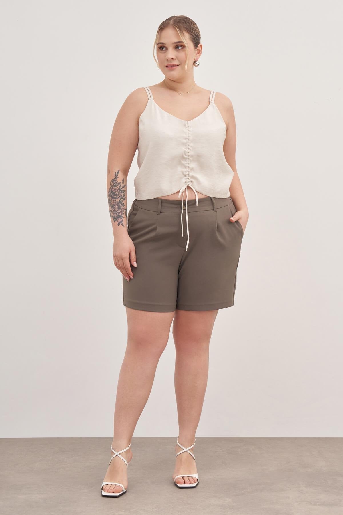 İp Askılı Önü Büzgülü Top