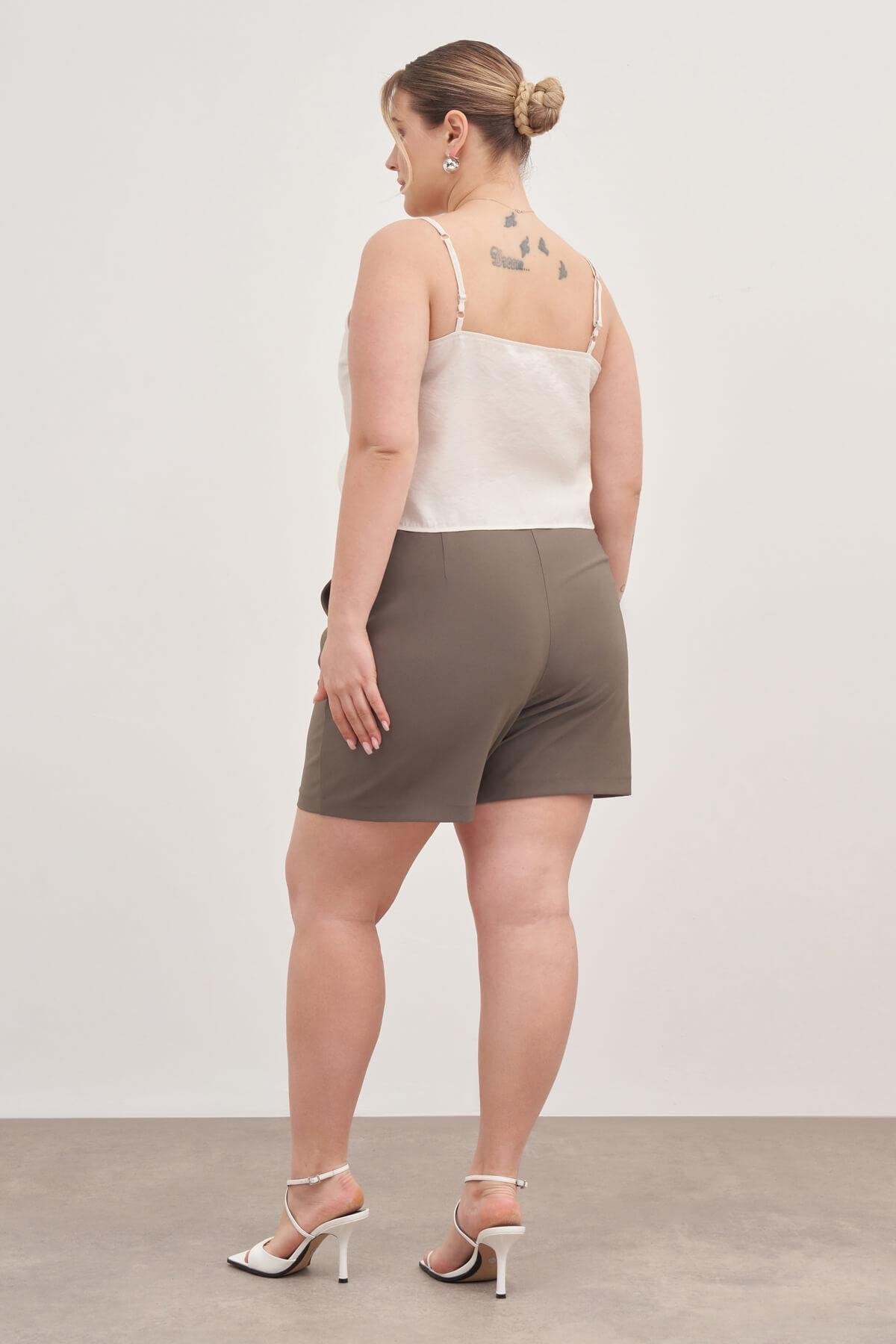 İp Askılı Önü Büzgülü Top