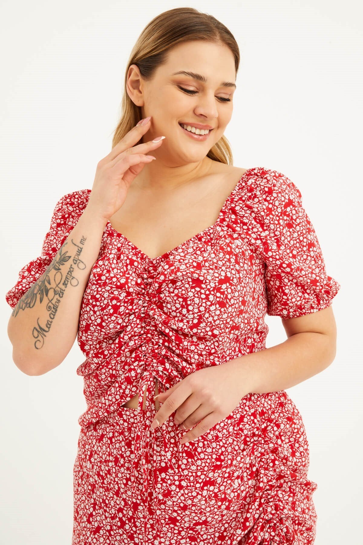 Kare Yaka Büzgülü Top