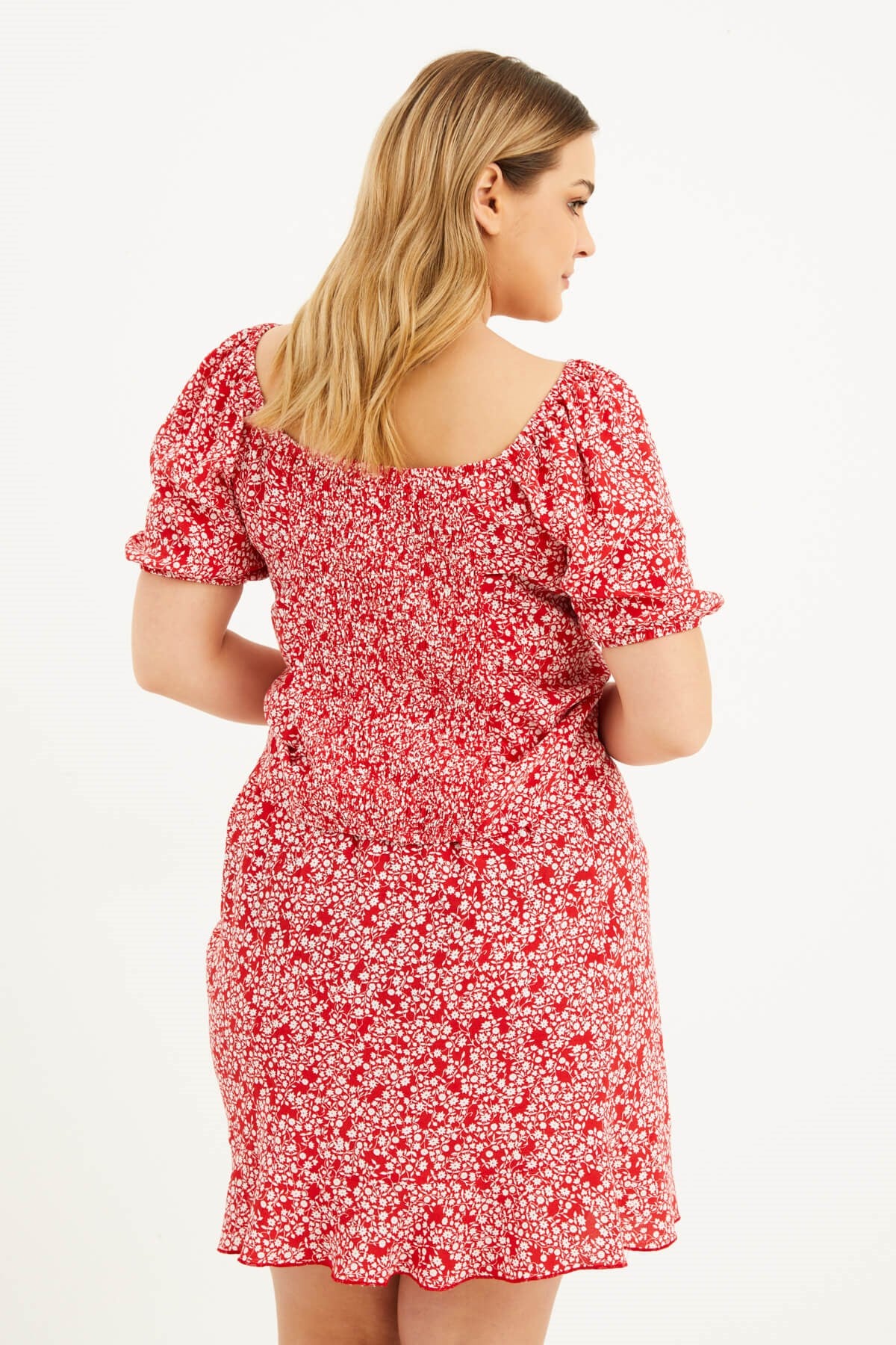 Kare Yaka Büzgülü Top