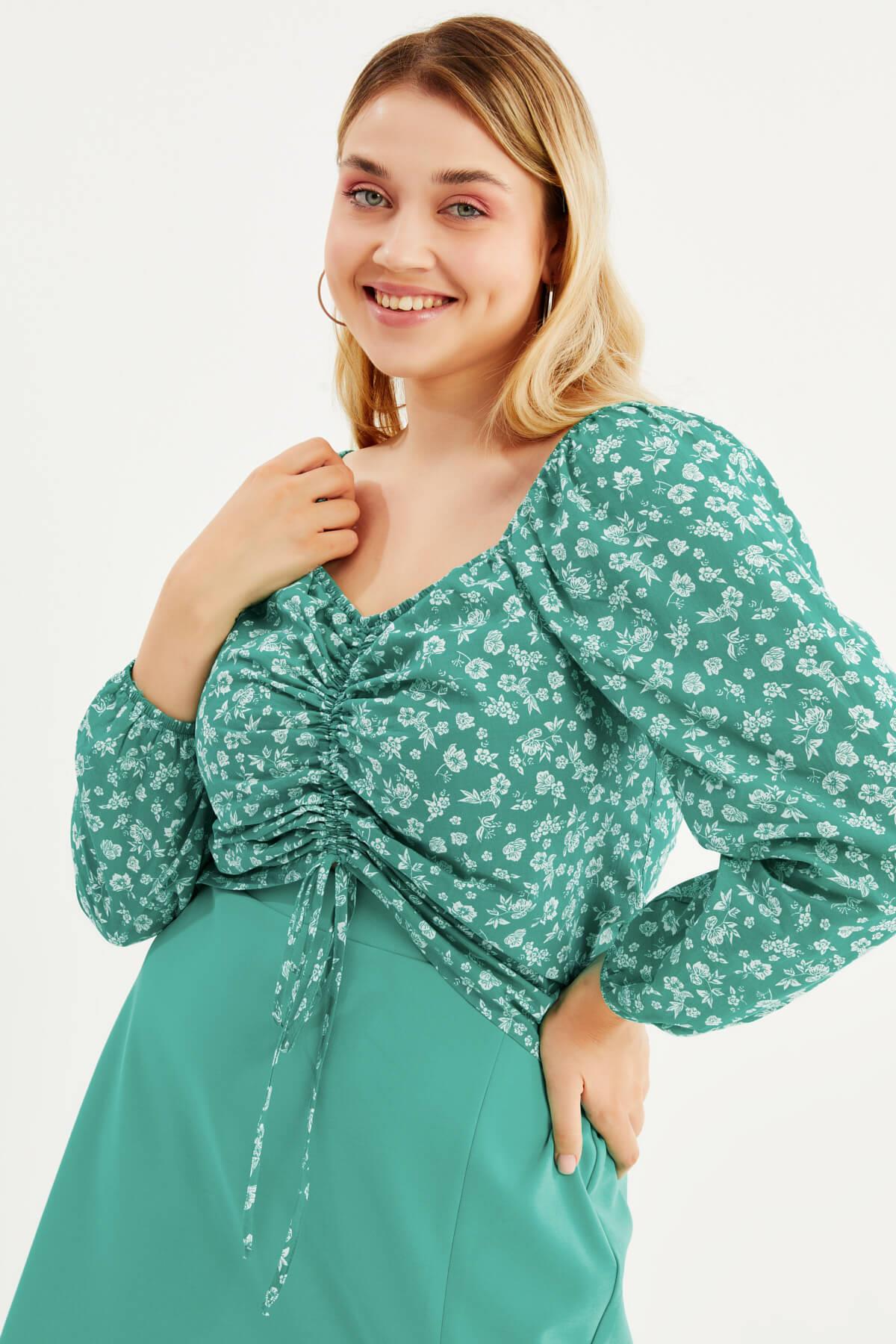 Kare Yaka Büzgülü Top