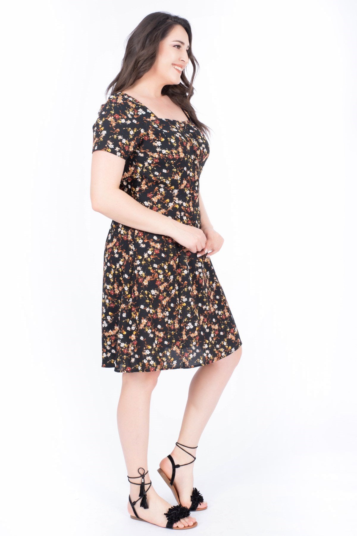 Kare Yaka Çiçekli Elbise