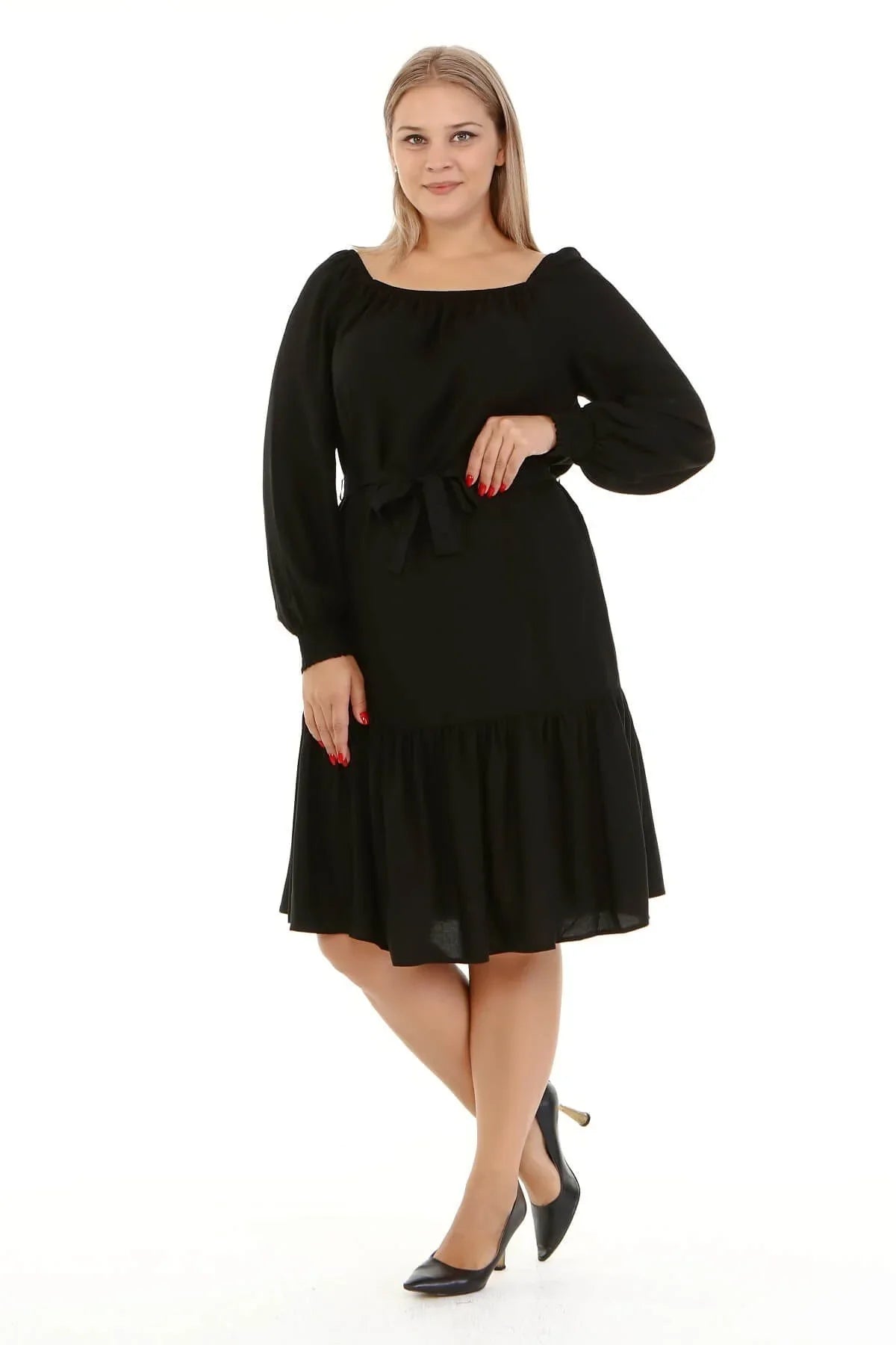 Kare Yaka Fırfır Detaylı Elbise