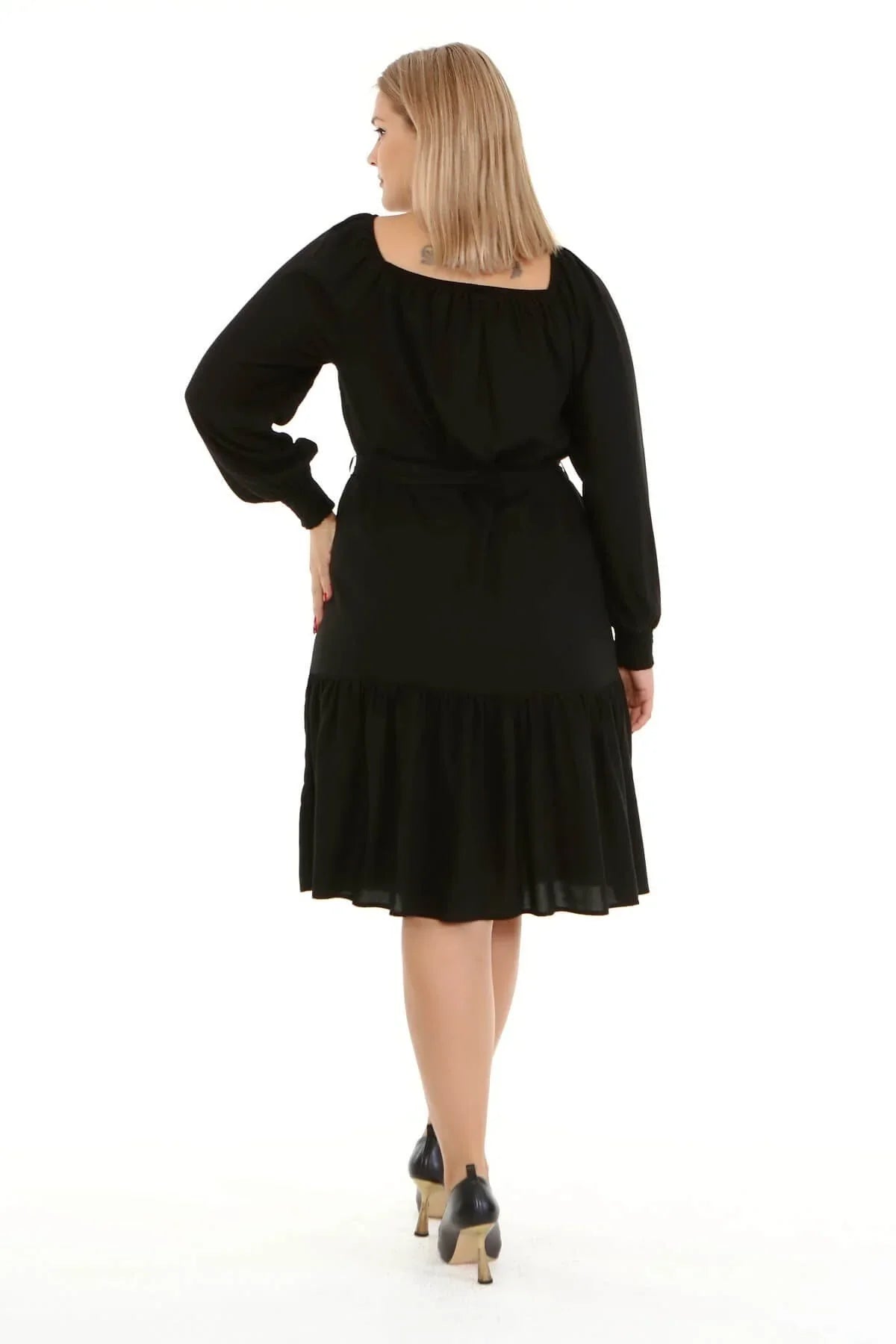 Kare Yaka Fırfır Detaylı Elbise