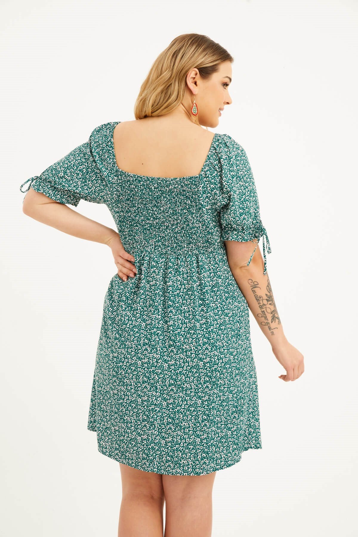 Kare Yaka Önü Bağlamalı Gipeli Elbise