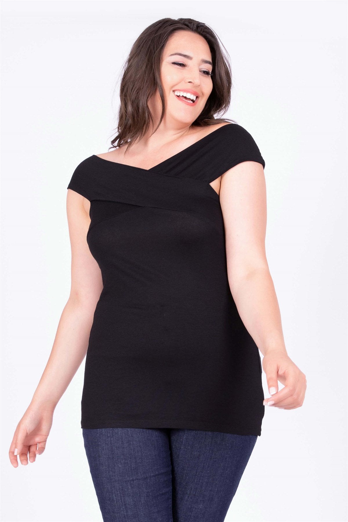 Karmen V Yaka Kolsuz Tişört