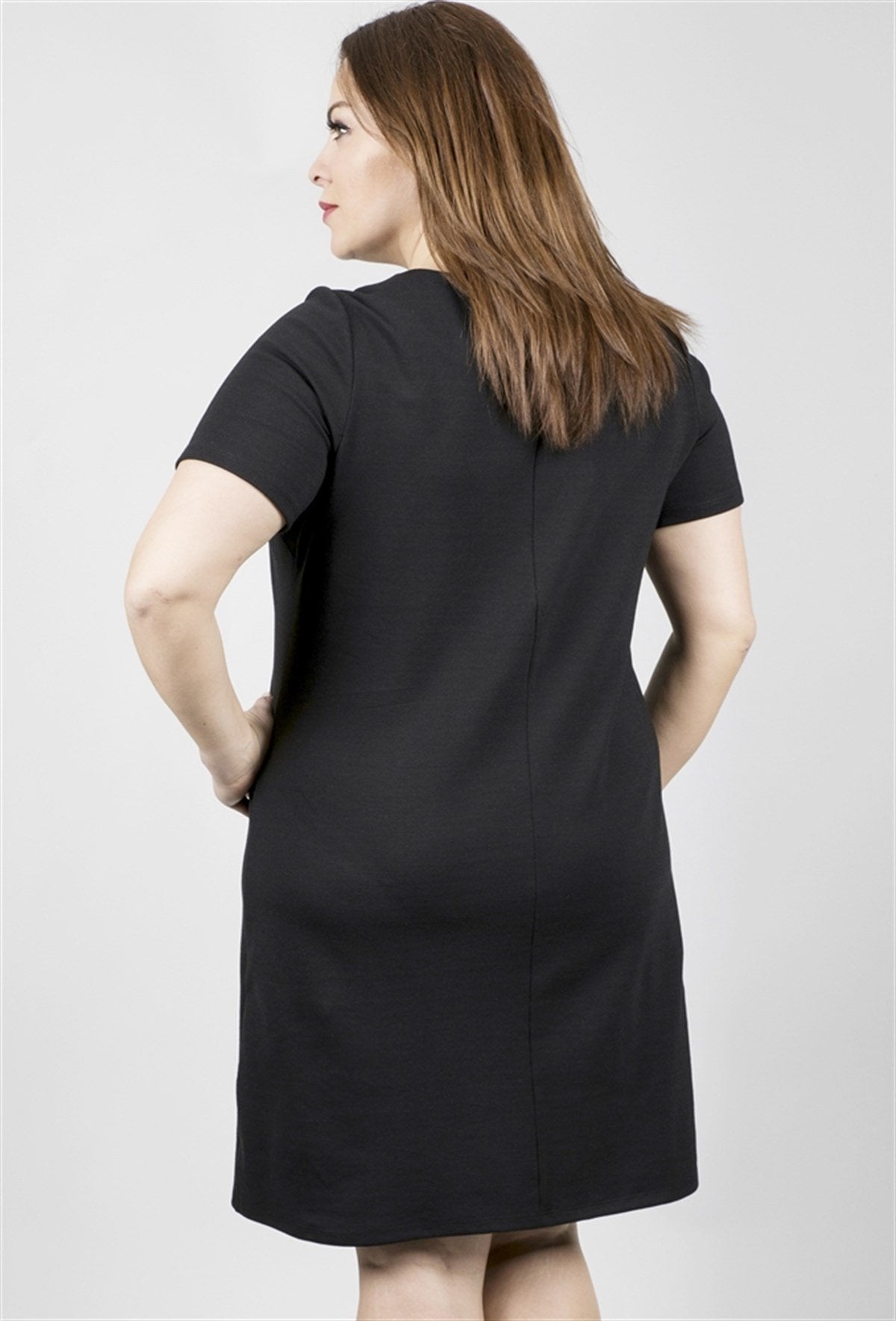 Kısa Kollu Nakışlı Punto Elbise