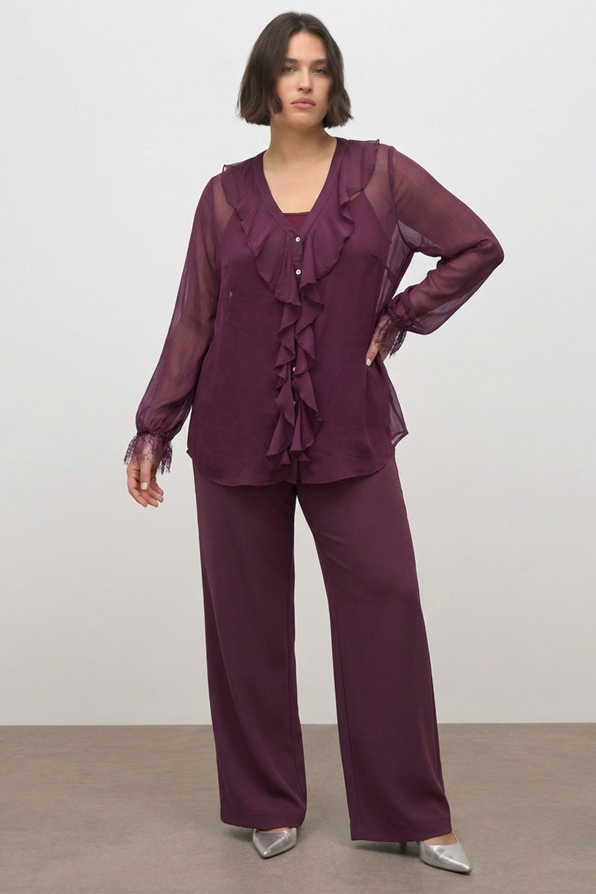 Kol Ucu Dantelli Volanlı Bluz