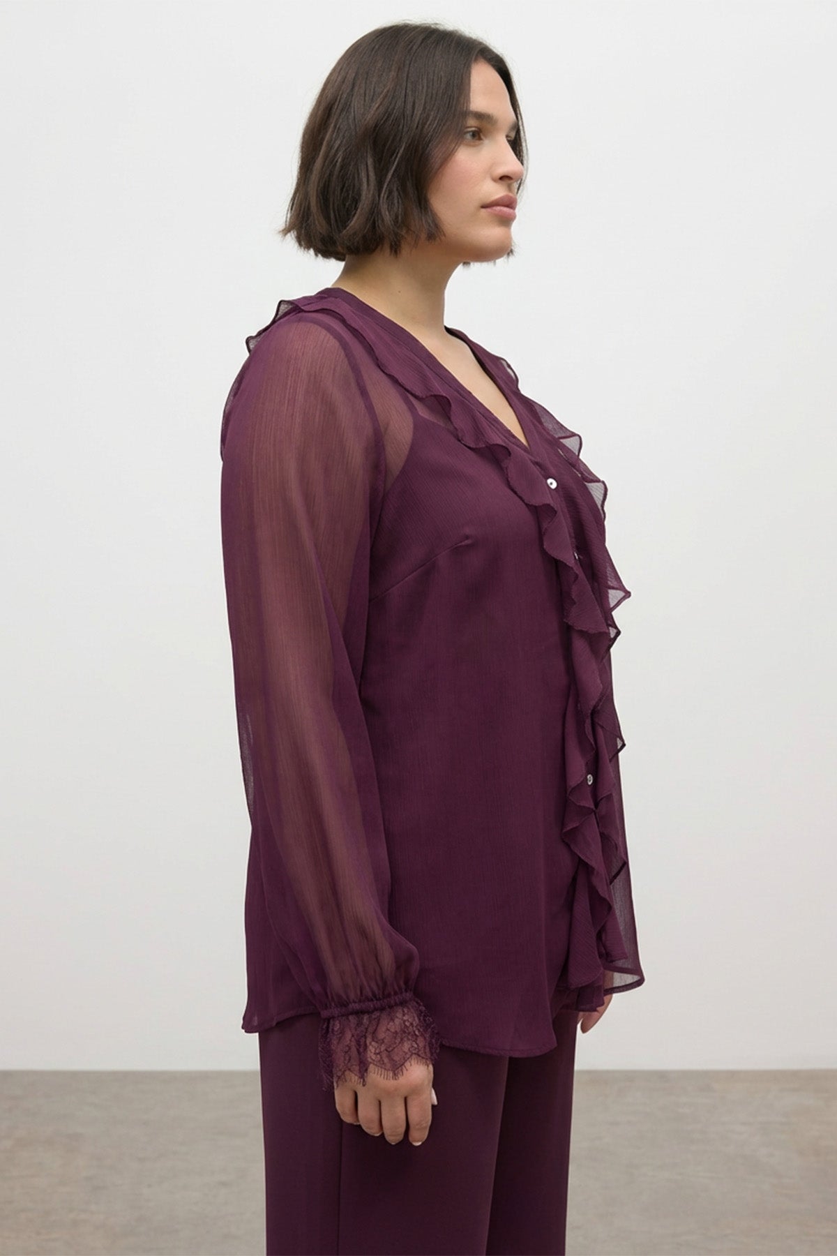 Kol Ucu Dantelli Volanlı Bluz