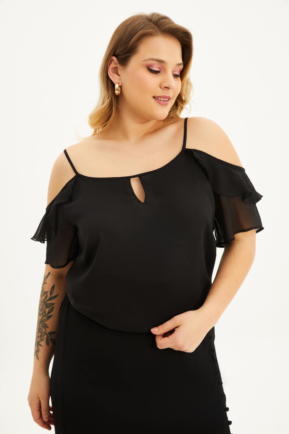 Kolları Pencereli Fırfırlı Bluz