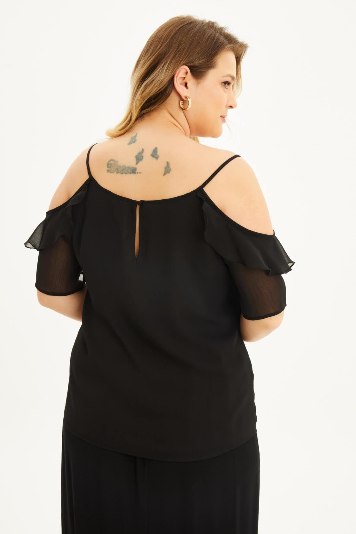 Kolları Pencereli Fırfırlı Bluz