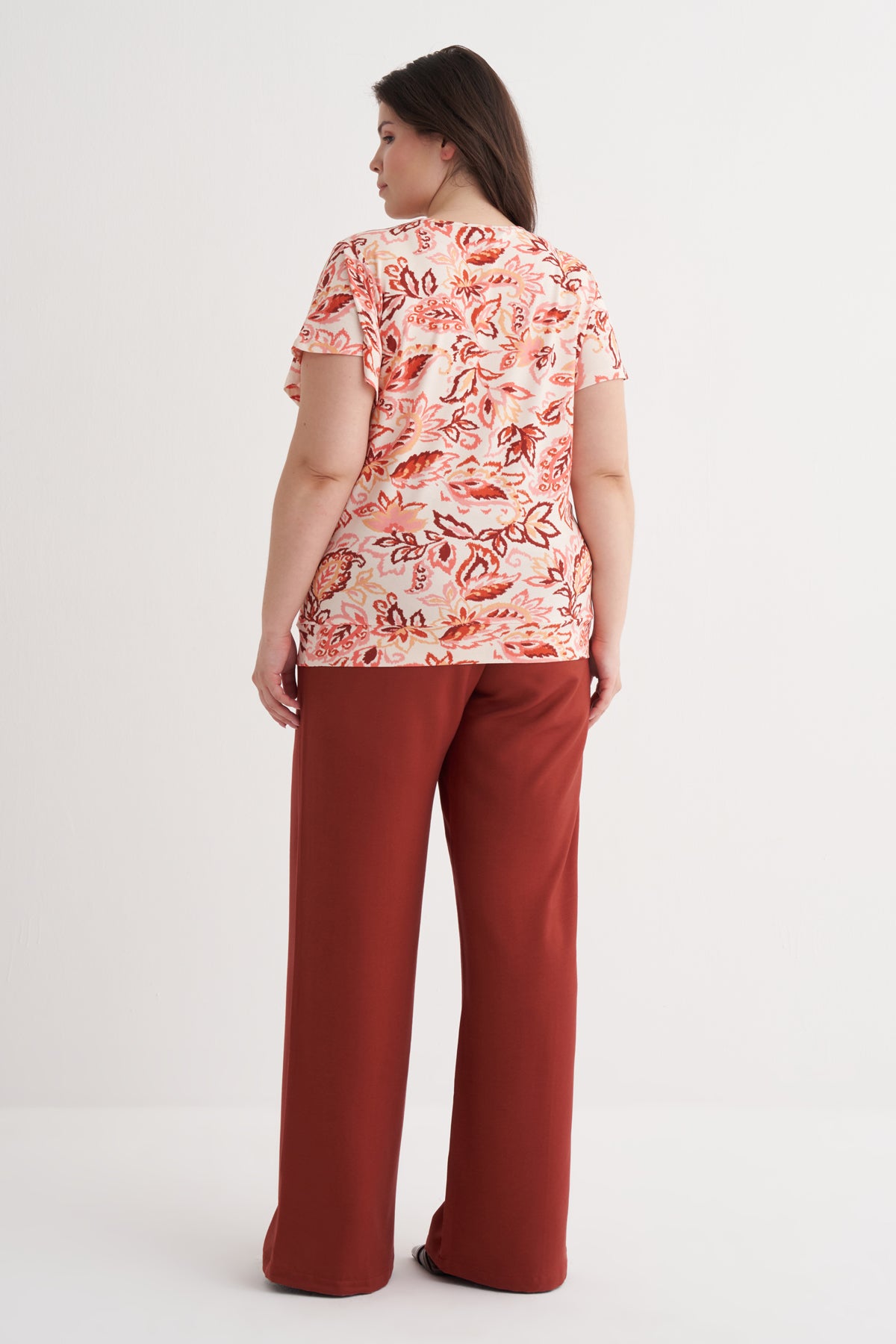 Kolları Volanlı Örme Tişört