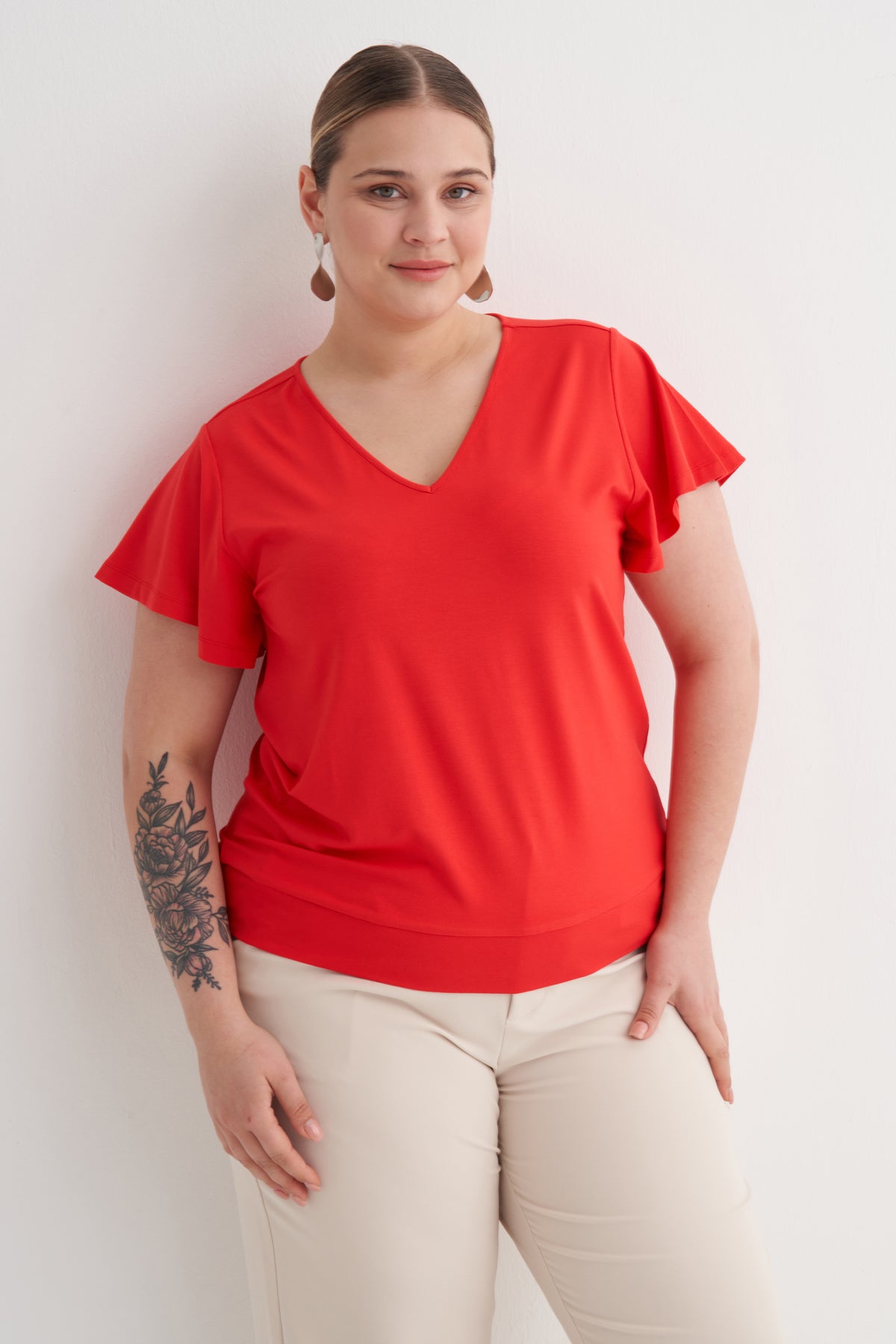 Kolları Volanlı Örme Tişört