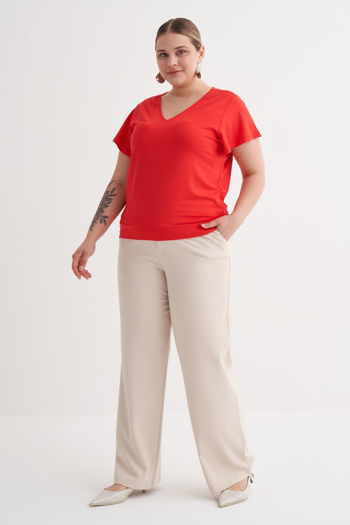 Kolları Volanlı Örme Tişört