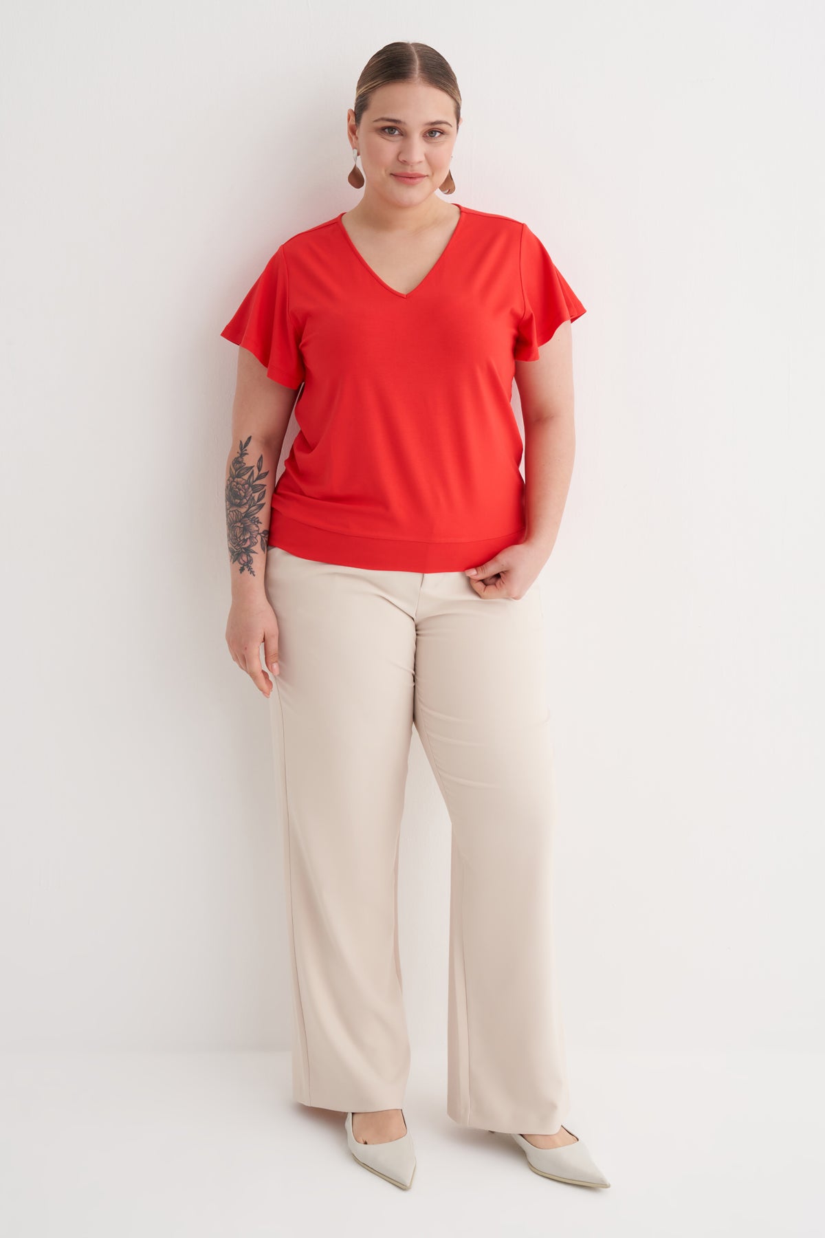 Kolları Volanlı Örme Tişört