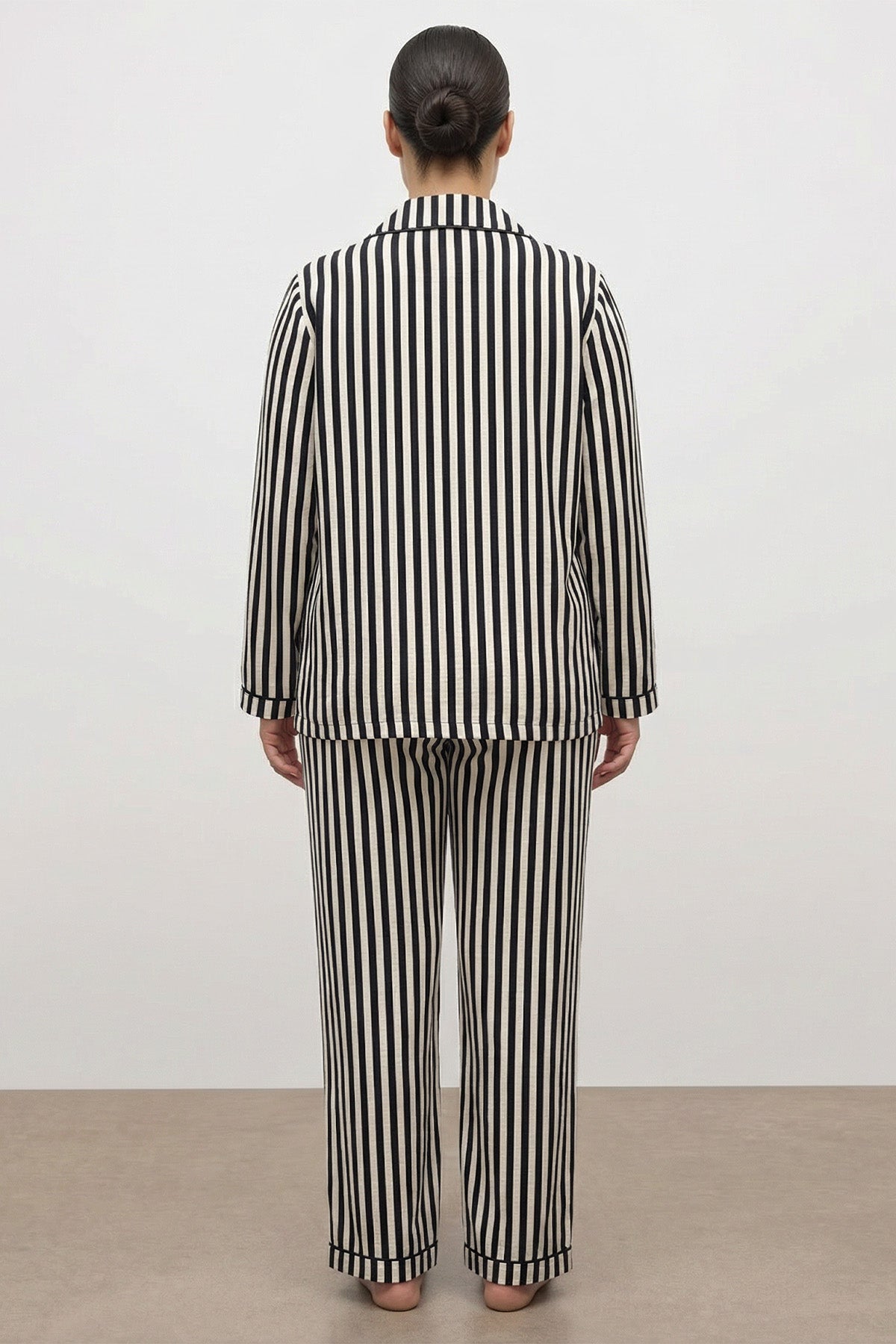 Kontrast Biyeli Çizgili Pijama Takımı