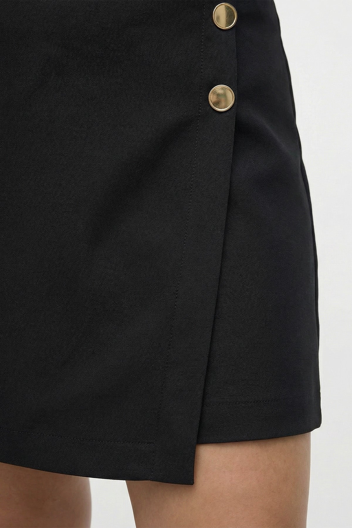 Kruvaze Düğmeli Şort Etek