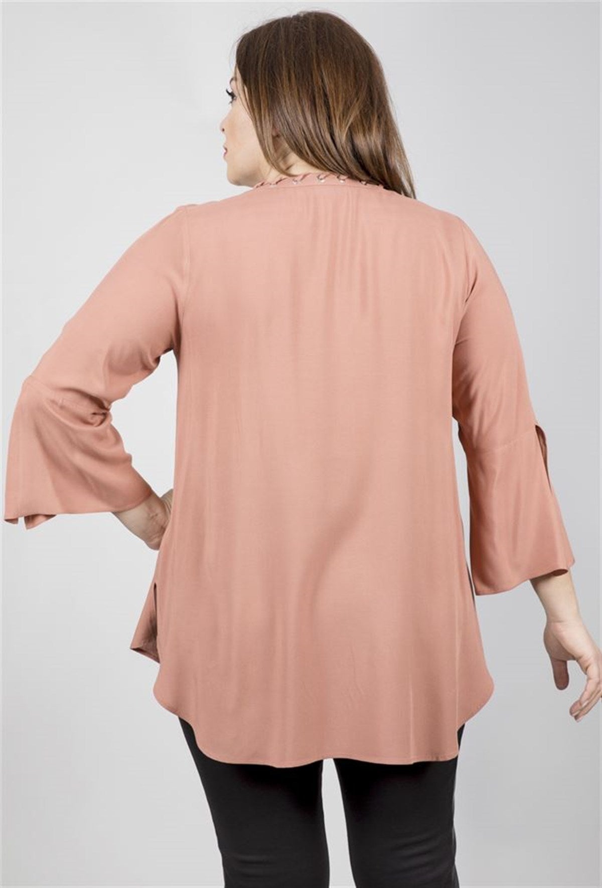 Kuşgözü Detaylı V Yakalı 3/4 Kollu Bluz