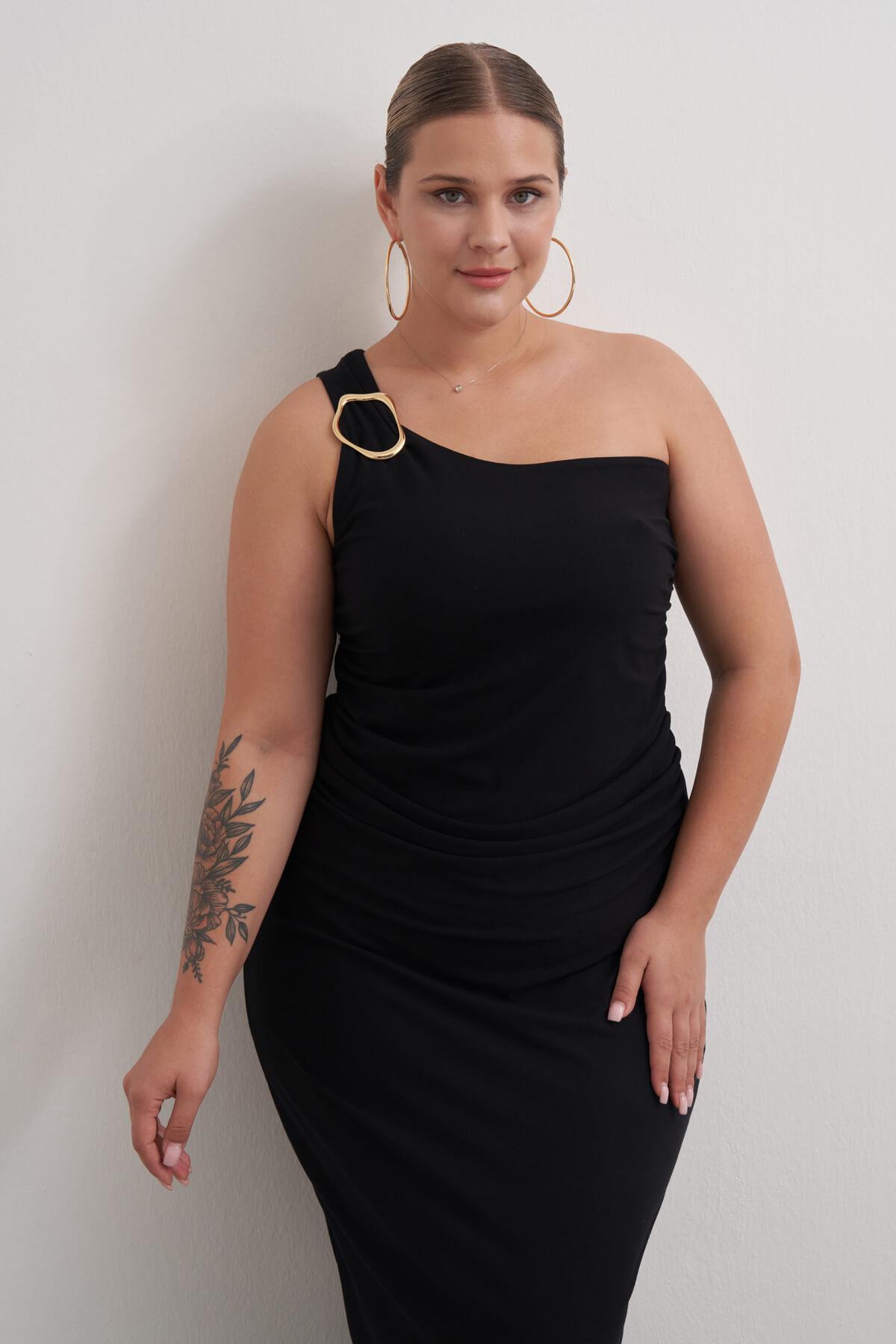 Metal Toka Detaylı Tek Omuz Elbise