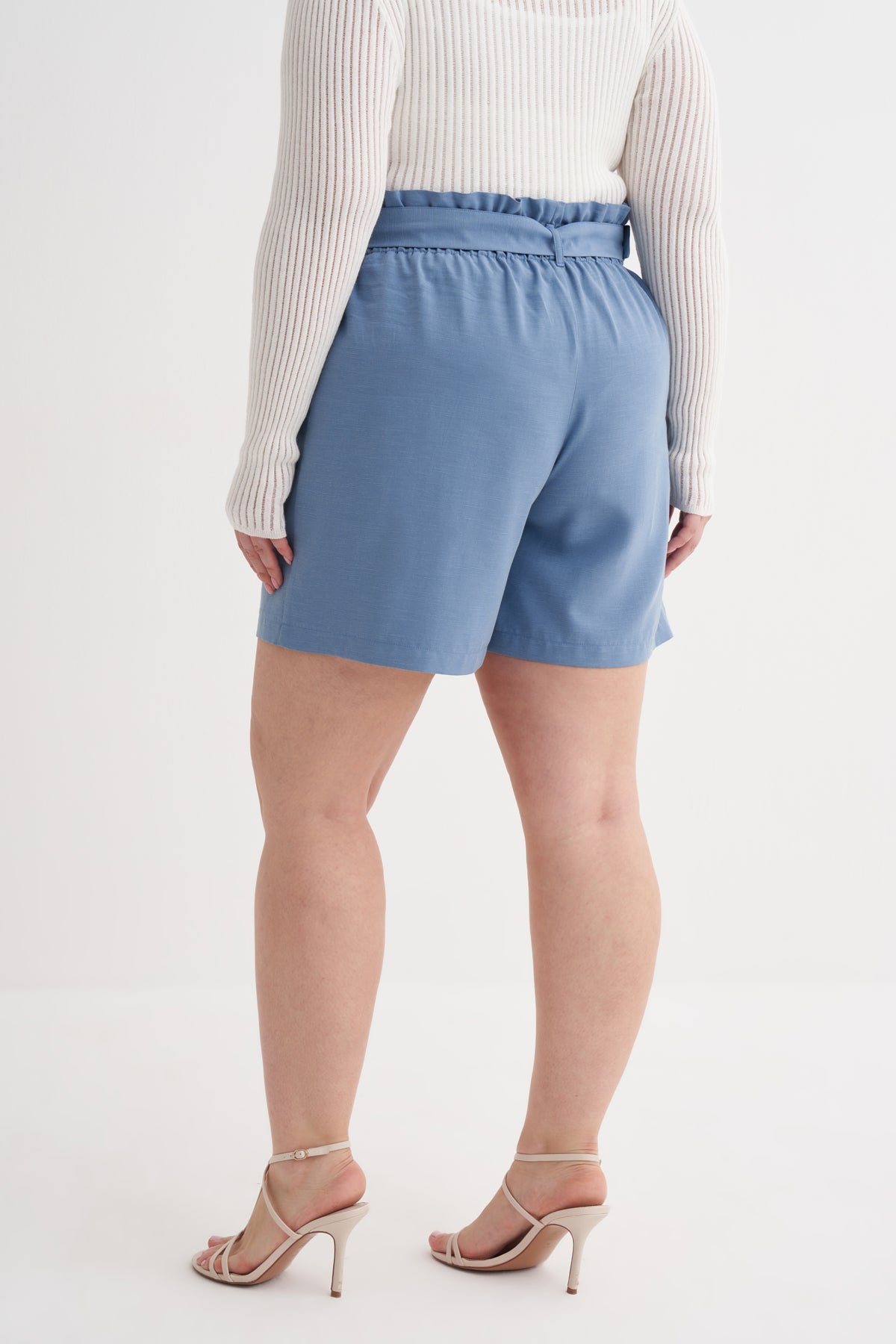 Metal Tokalı Pileli Şort