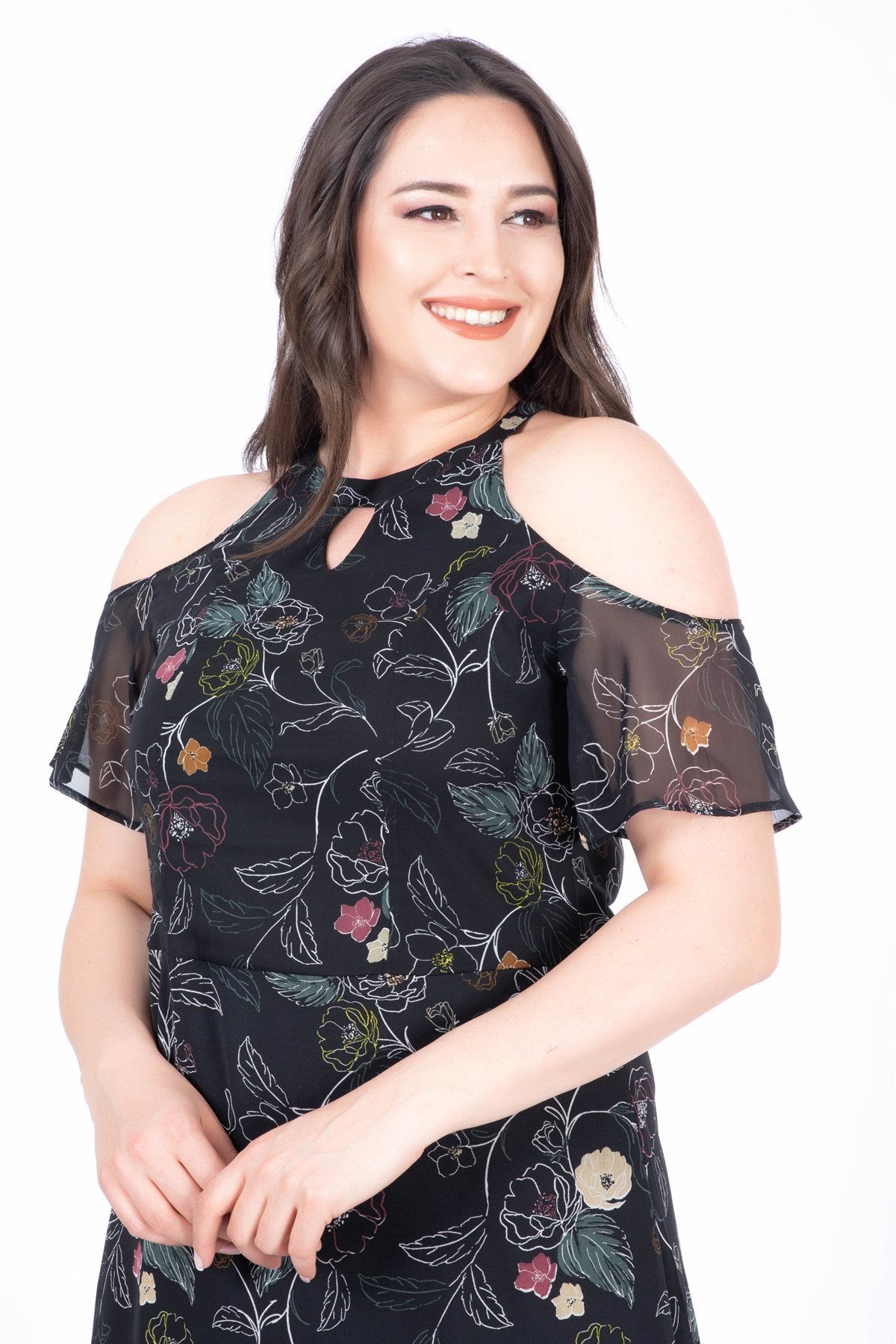 Omuzları Açık Astarlı Şifon Elbise