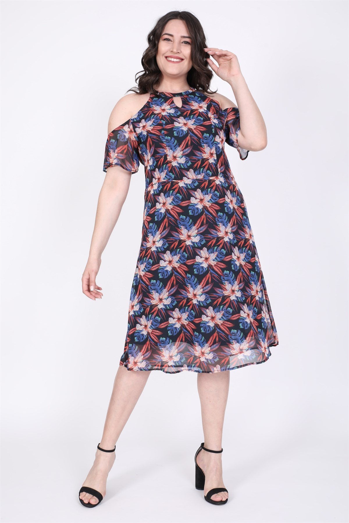 Omuzları Açık Astarlı Şifon Elbise