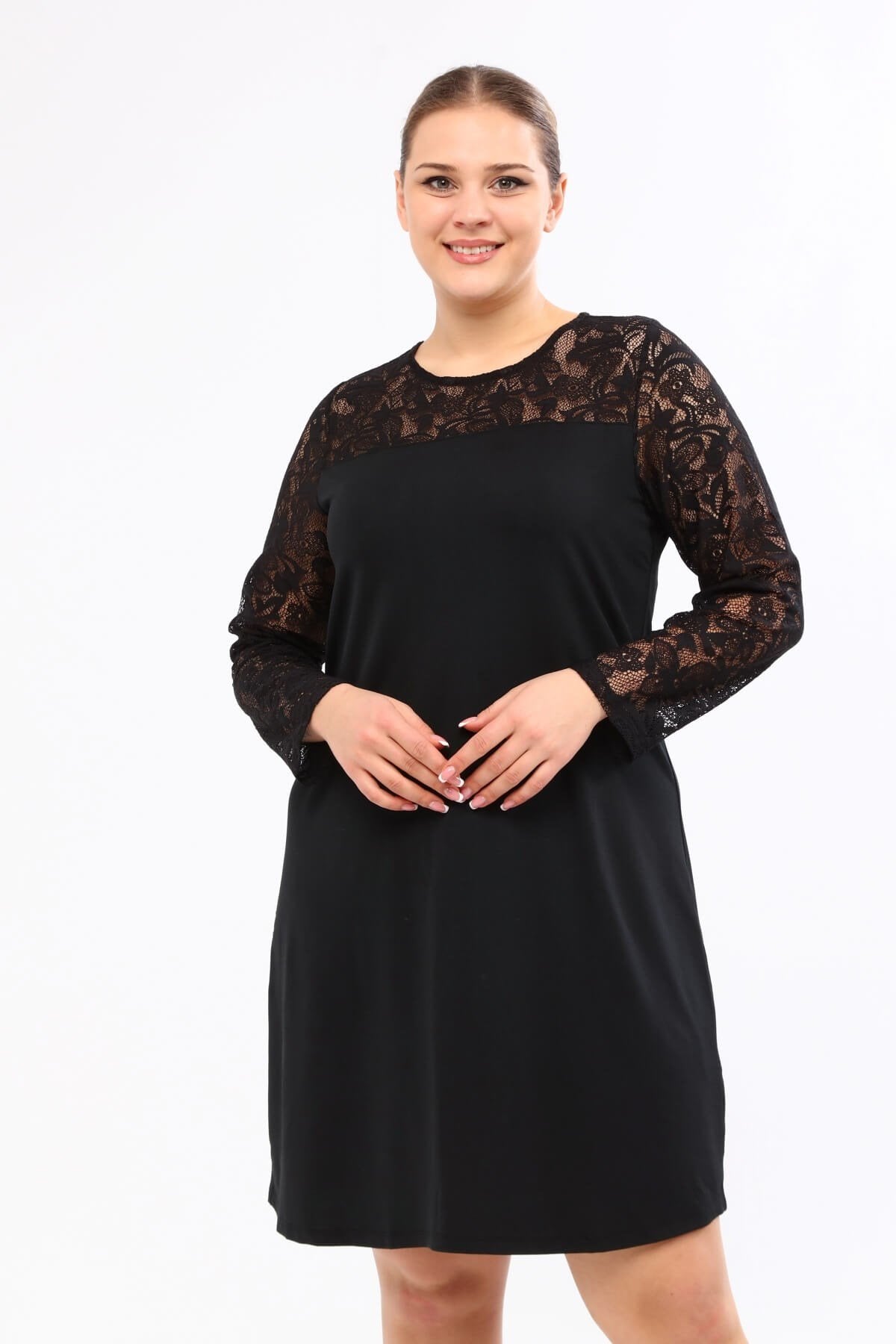 Omuzu ve Kolları Dantelli Elbise