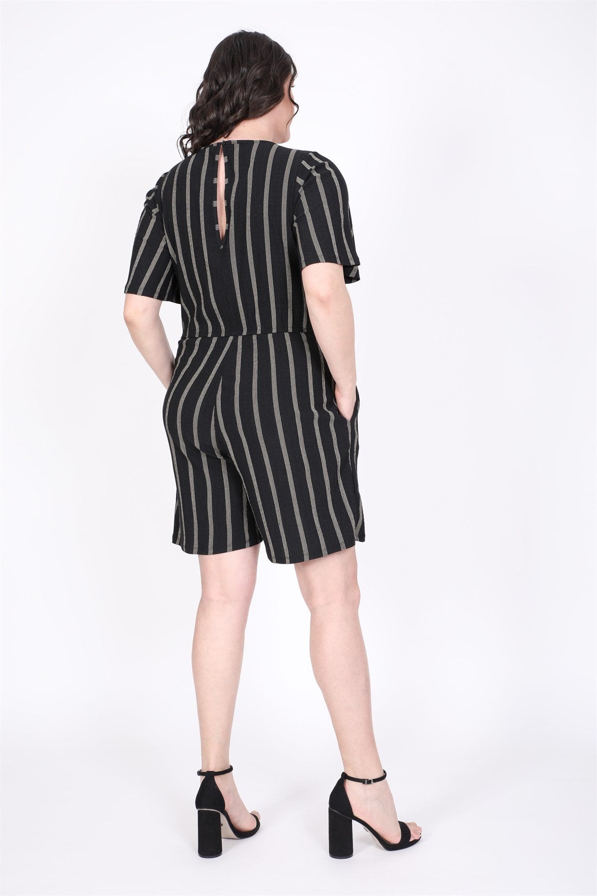 Ön Çapraz Detaylı Kısa Tulum