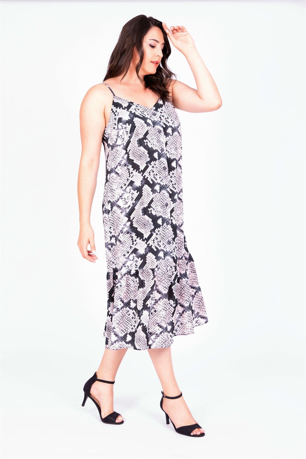 Önden Düğmeli Eteği Büzgülü Elbise