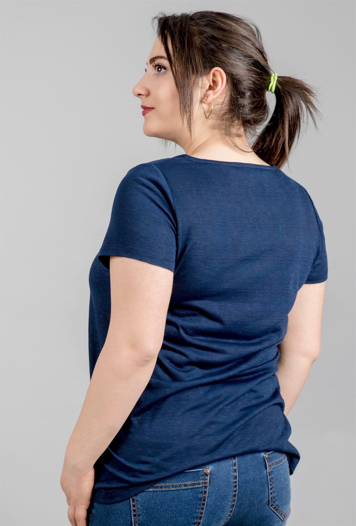 Önü Biyeli Tişört