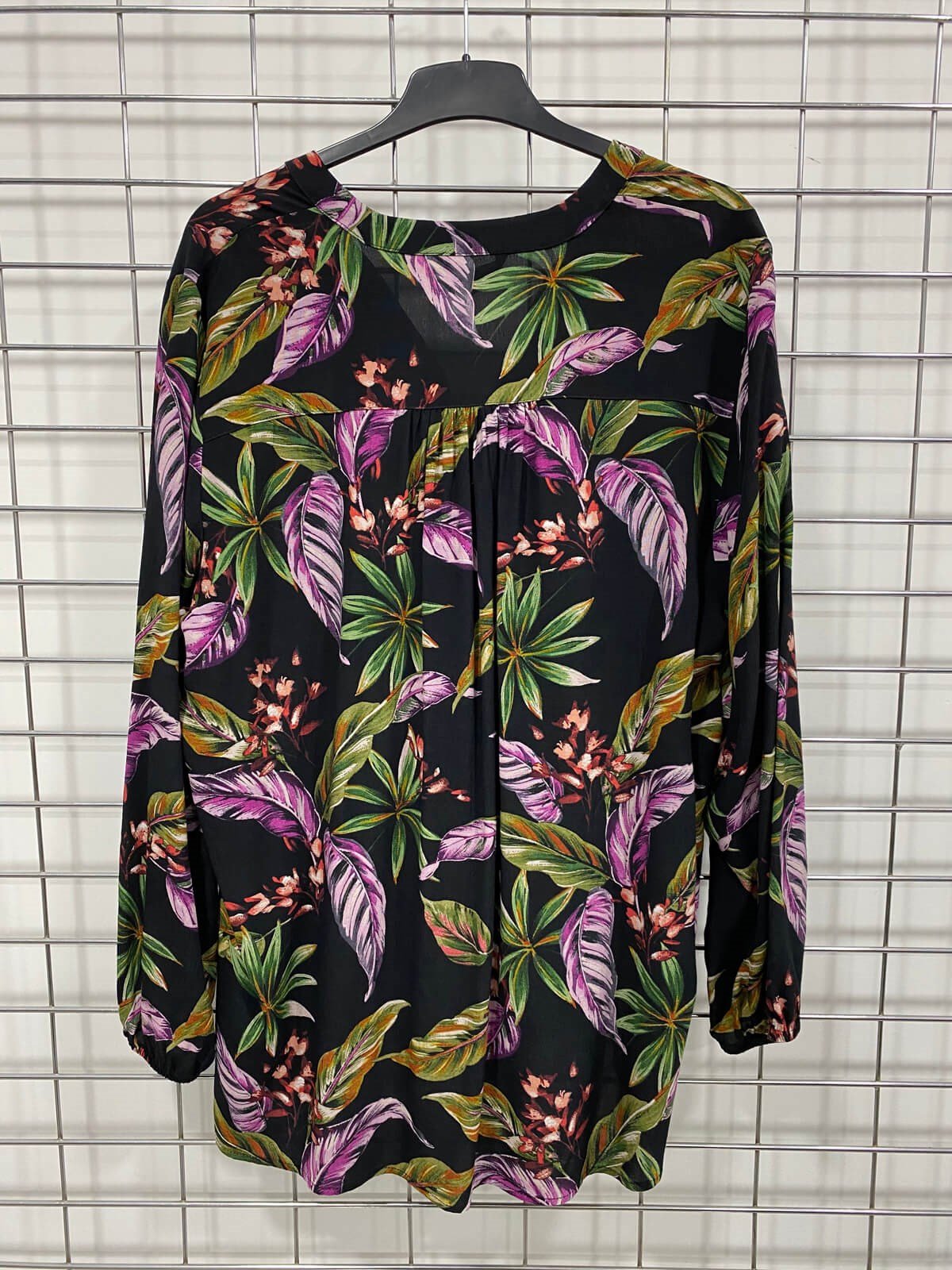 Önü Büzgü Detaylı Düğmeli Bluz