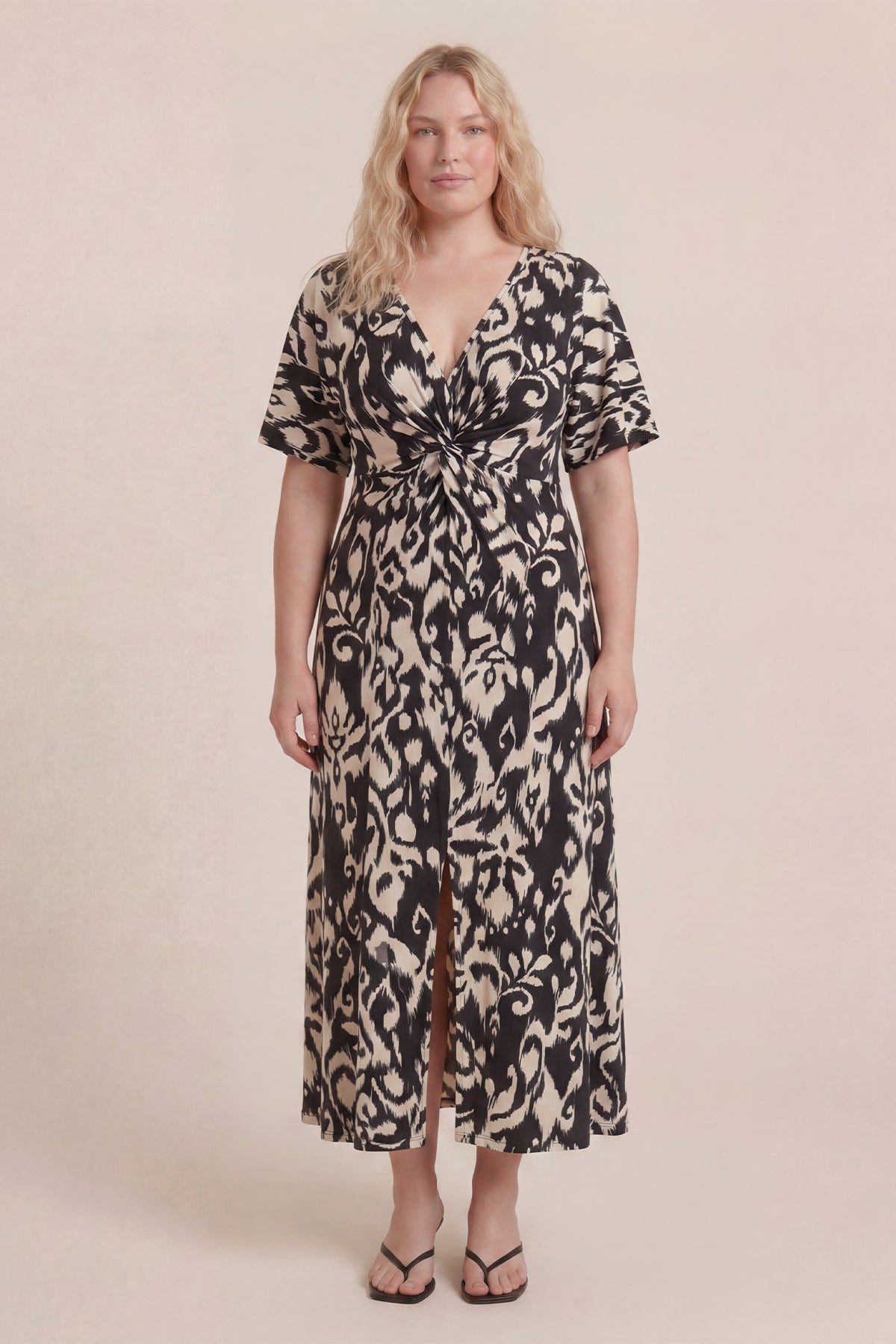 Önü Düğümlü Örme Elbise