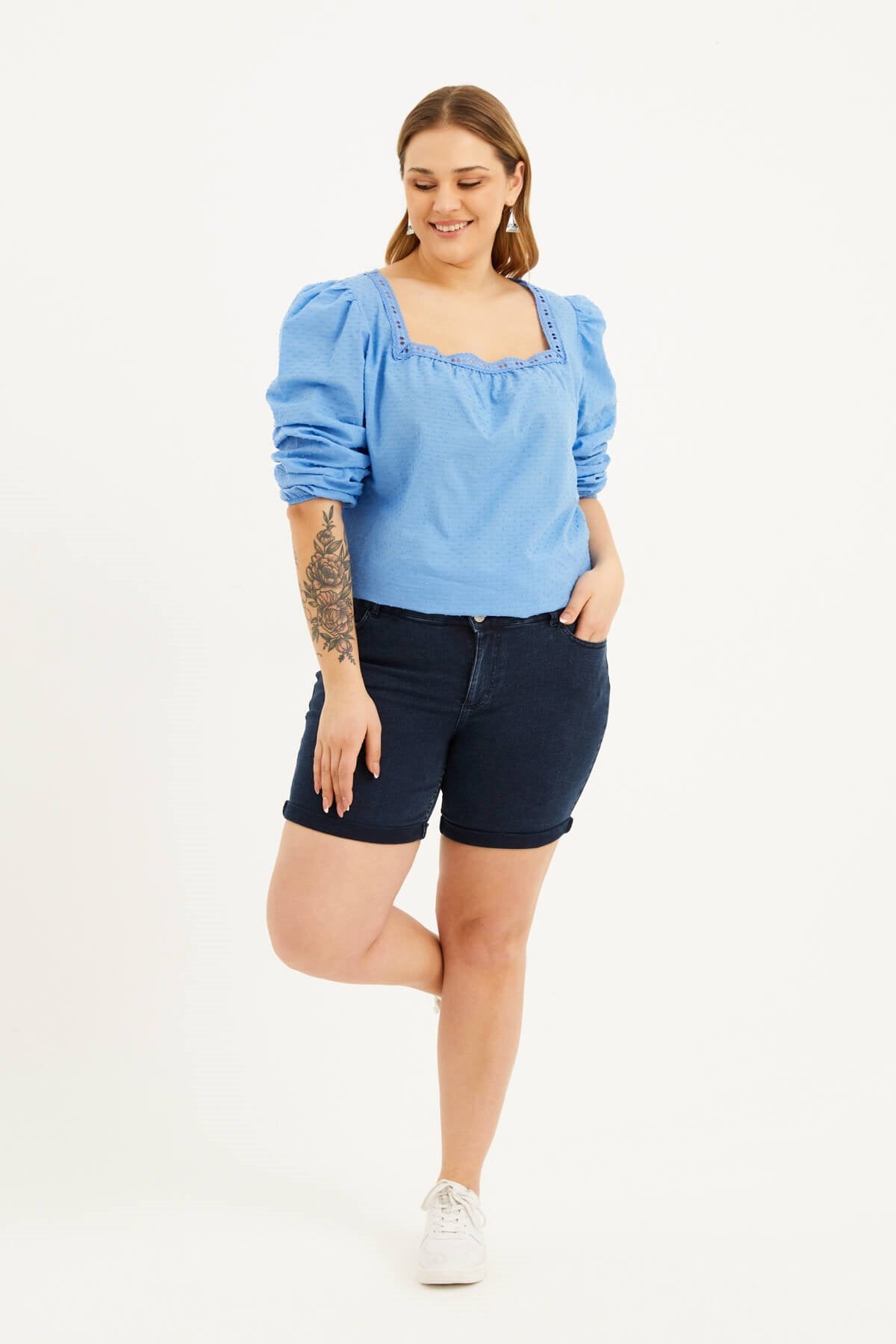 Paçası Katlı Denim Şort