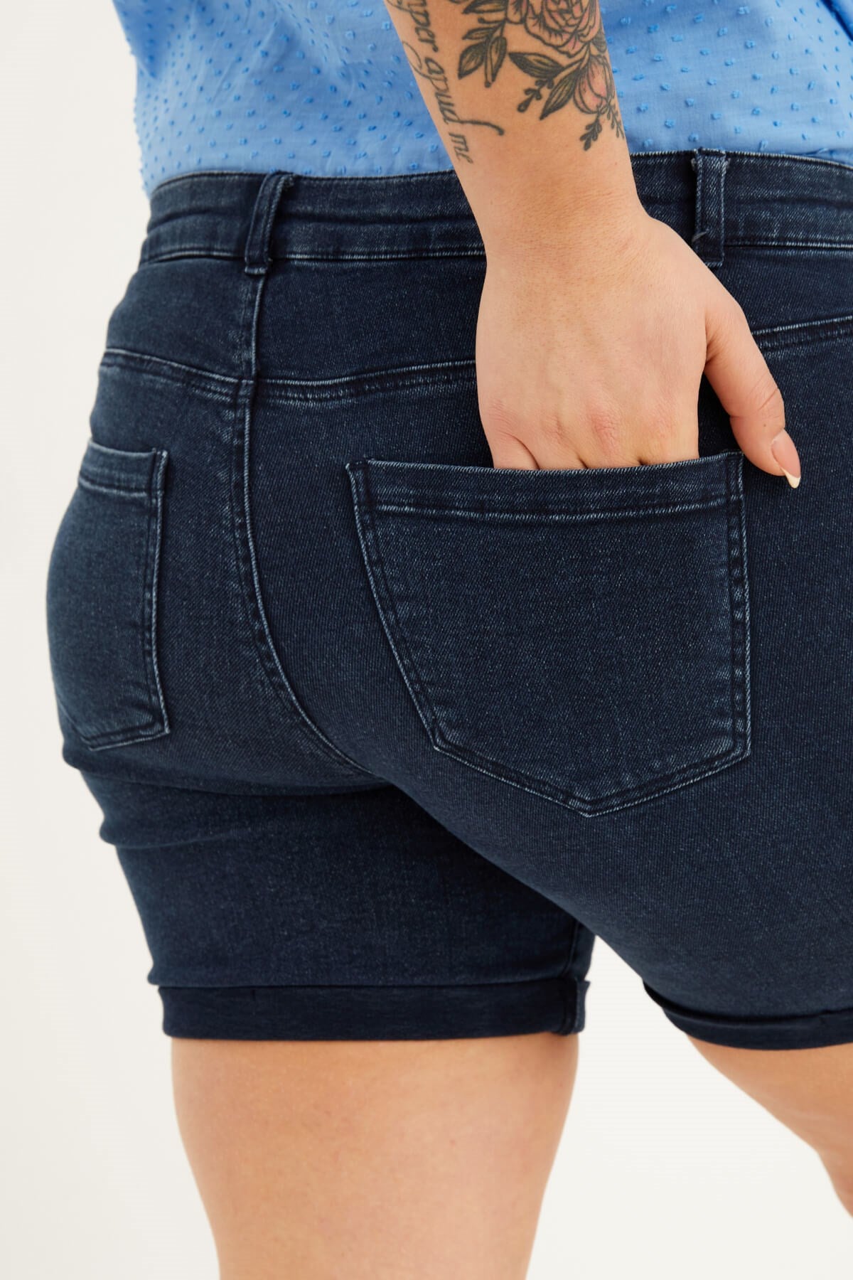 Paçası Katlı Denim Şort