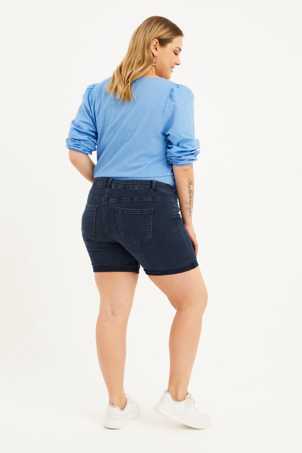 Paçası Katlı Denim Şort